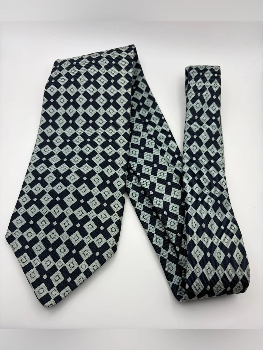Brooks Brothers Makers Silk Tie Navy Blue Geometric Classic Necktie 3.5”